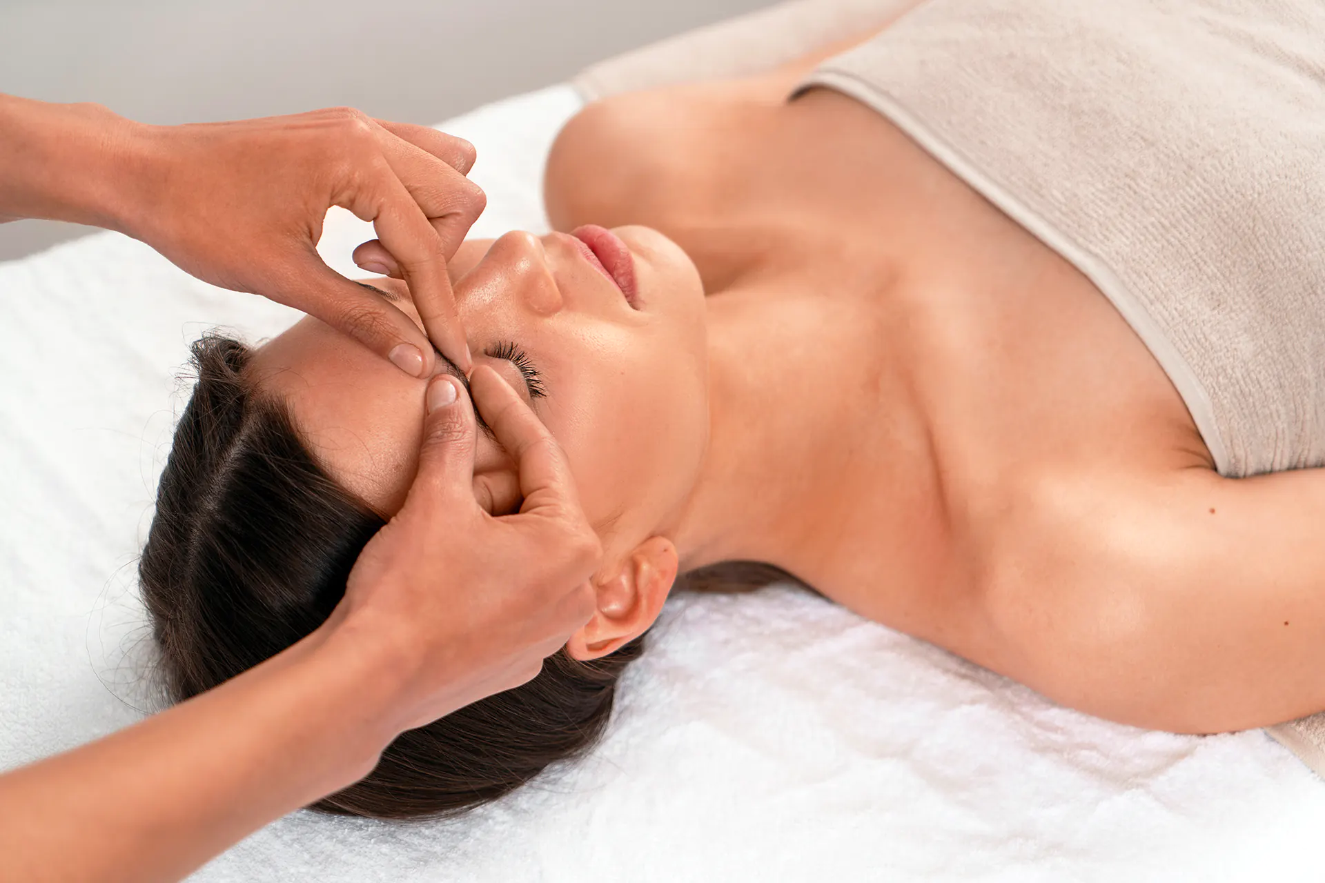 kinesiolifting-facial-benicarlo-peniscola-vinaros-clinica-medico-estetica-valderrama-3